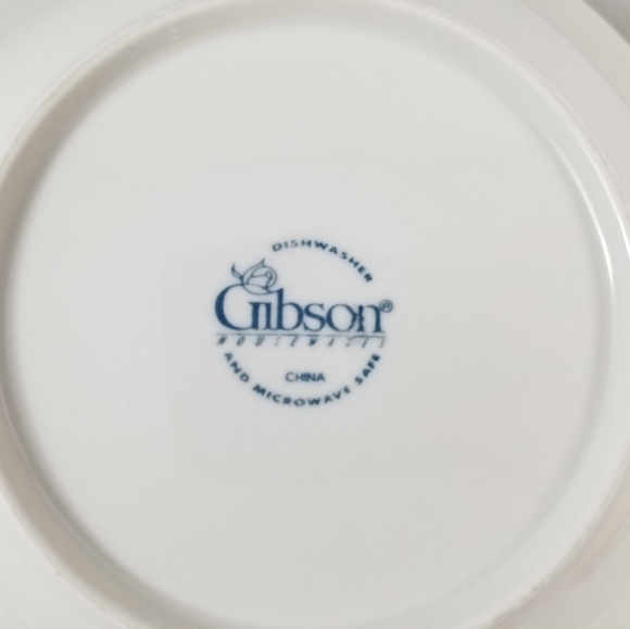 Gibson Housewares Flourish White Embossed Rimmed Soup Bowl - Picture 10 of 12